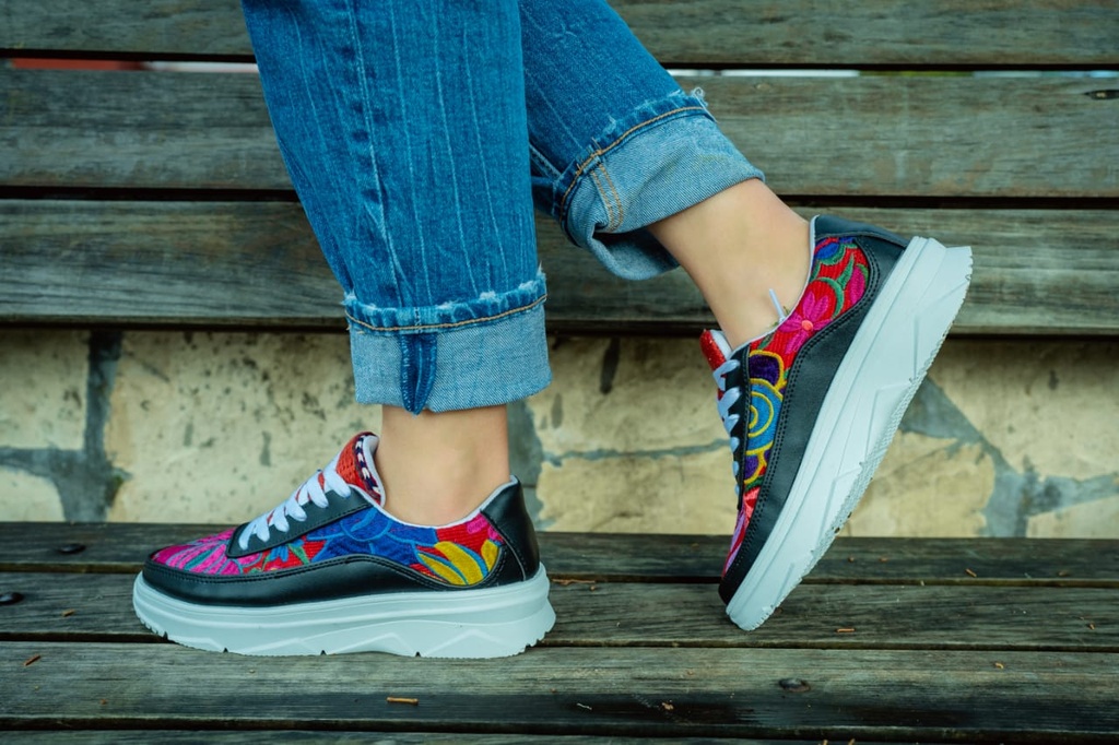 CALZADO FEMENINO ARTESANAL TIPO TENIS DEPORTIVO