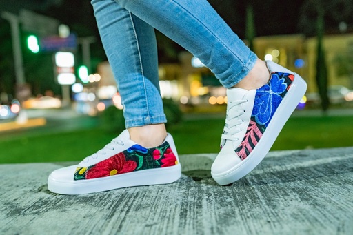 CALZADO FEMENINO ARTESANAL TIPO TENIS CASUAL